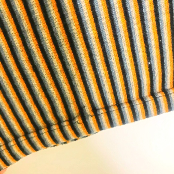 black and yellow striped long sleeve crop top - Picture 3 of 4